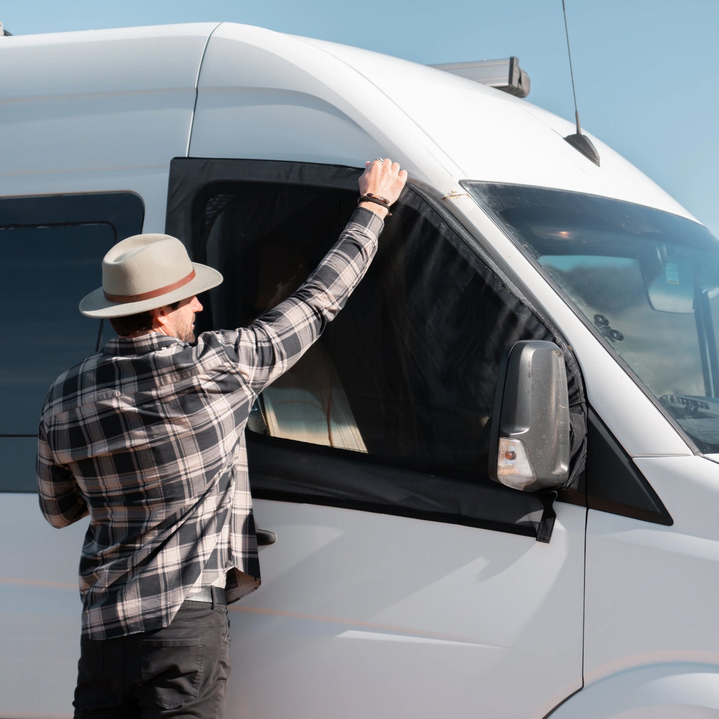 Magnetic Front Window Flyscreens For Cars And Vans